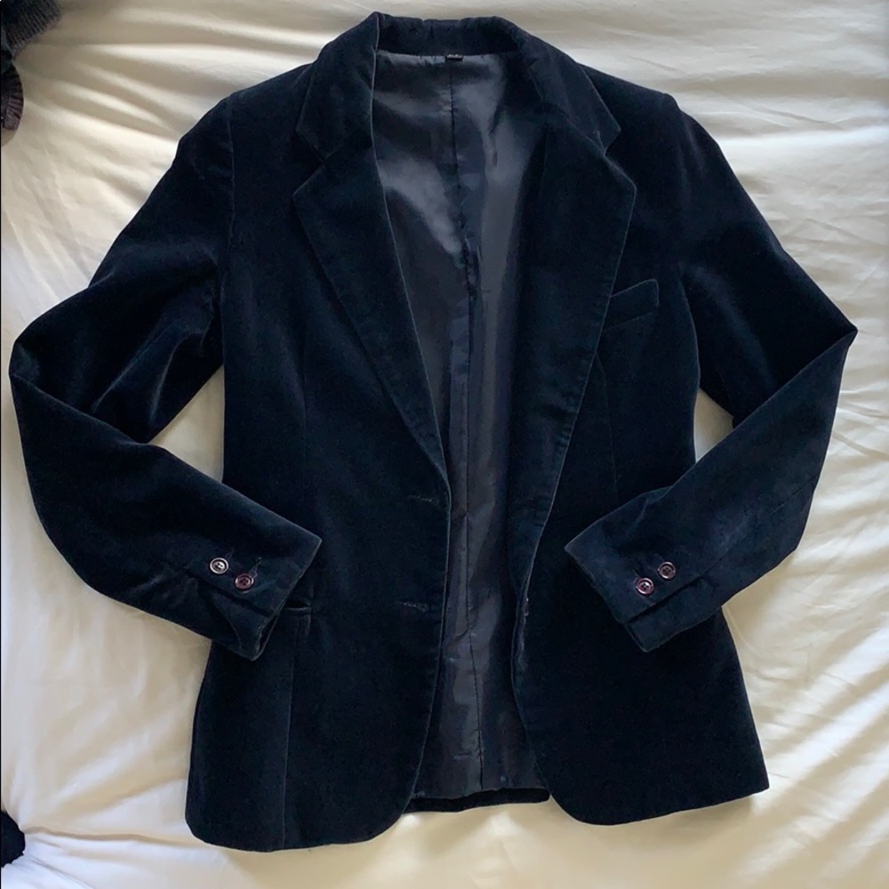 Vintage 70s blue velvet blazer from Casual Corner